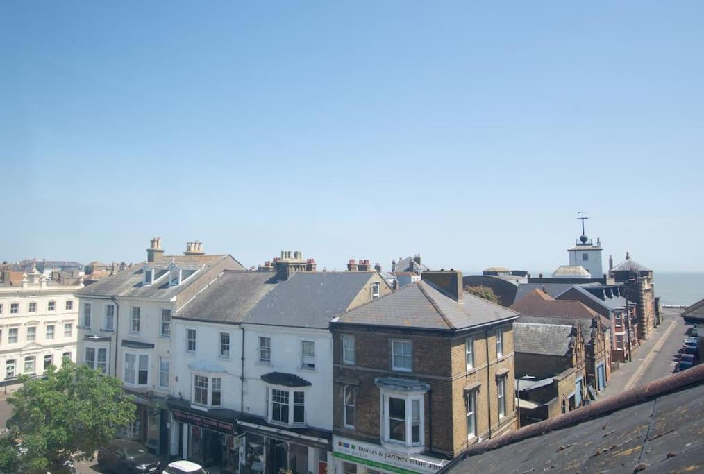 Stunning Large Victorian Maisonette With Sea View Deal Exteriör bild